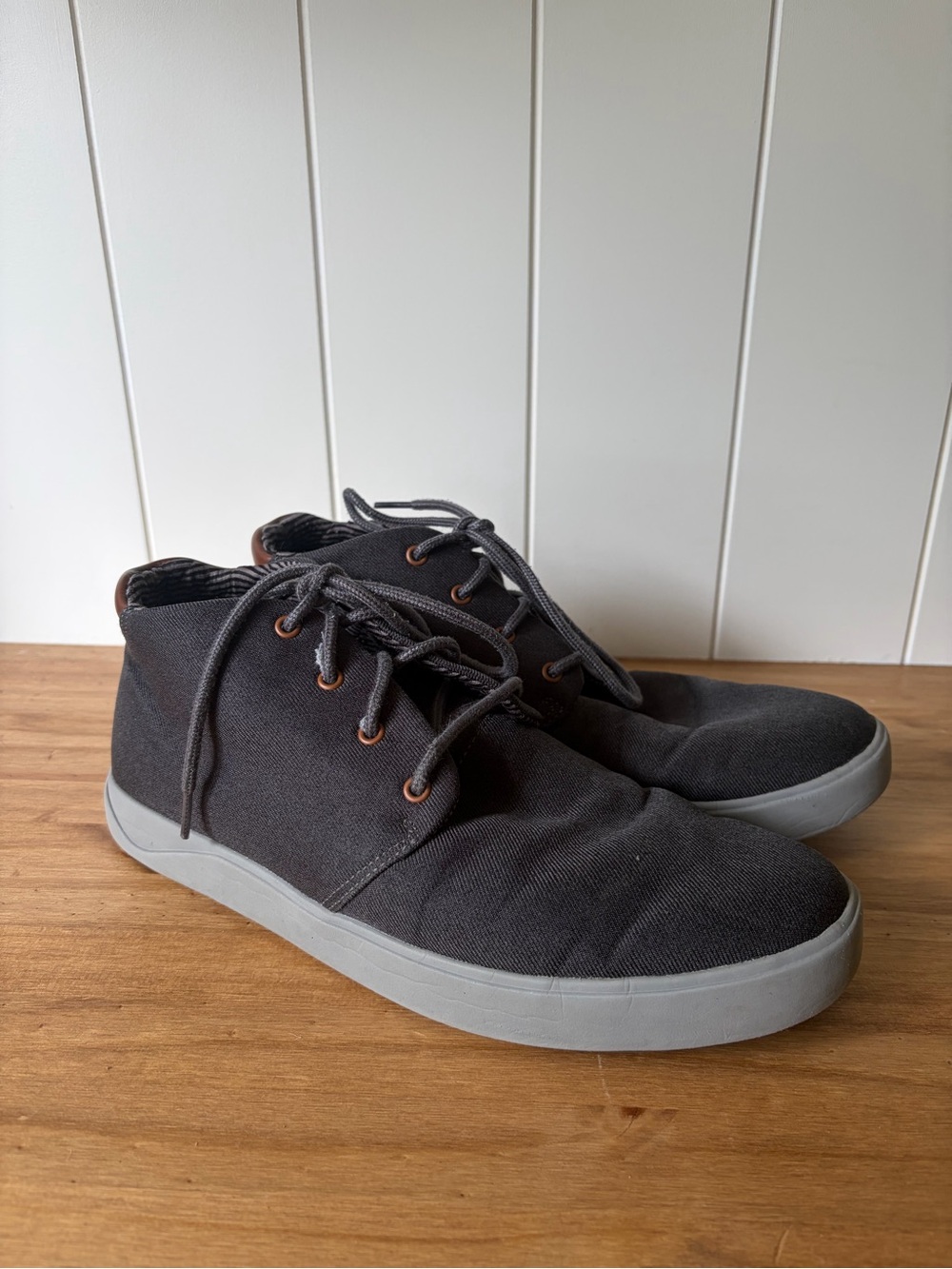 OluKai Nānā Hele Waiʻapo Men's Chukka Boots Dark Grey Size 10